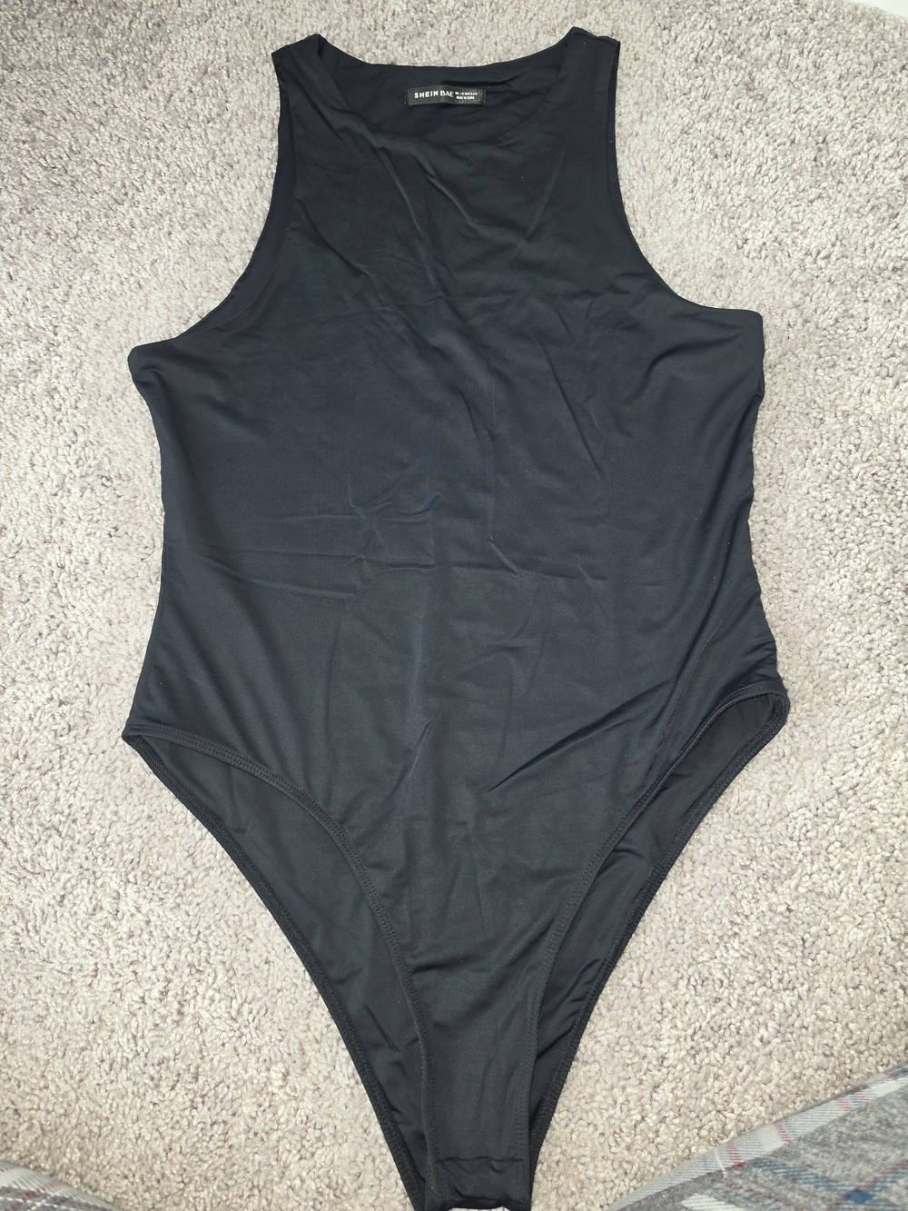 SHEIN Black Sleeveless Scoop-Back Bodysuit